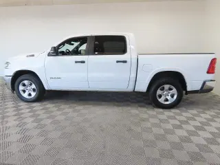 Ram 1500 2025 4x4 Big Horn Cabina de Tripulación 4 Puertas Cajón de Carga de 5.6 pies Pick-up