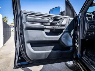 Camioneta Ram 1500 2019 4x4 Limited Cabina Crew de 4 puertas con baulera de 5.6 pies