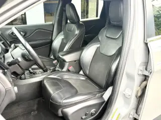 Jeep Cherokee 2020 4x4 Latitude Plus 4dr SUV