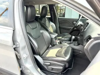 Jeep Cherokee 2020 4x4 Latitude Plus 4dr SUV