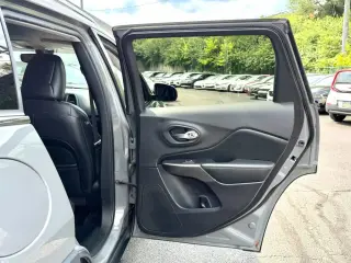 Jeep Cherokee 2020 4x4 Latitude Plus 4dr SUV