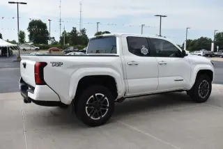 Toyota Tacoma 2024 4x4 TRD Sport 4p Cab Doble 5.0 ft SB 6M