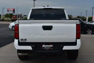 Toyota Tacoma 2024 4x4 TRD Sport 4p Cab Doble 5.0 ft SB 6M
