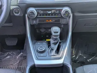 Toyota RAV4 Hybrid 2024 AWD XLE 4dr SUV