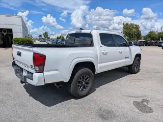 Toyota Tacoma 2023 4x4 SR5 V6 4dr Cab Doble 5.0 ft SB