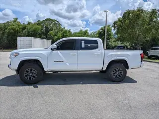 Toyota Tacoma 2023 4x4 SR5 V6 4dr Cab Doble 5.0 ft SB