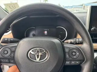 Toyota RAV4 2025 XLE 4p SUV