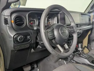 Jeep Gladiator 2026 4x4 Mojave 4dr Crew Cab 5.0 ft. SB