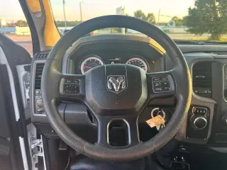 Ram 1500 Classic 2019 4x2 Tradesman Cabina Cuádruple 4 puertas, 6.3 pies de cajón, pickup