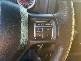 Ram 1500 Classic 2019 4x2 Tradesman Cabina Cuádruple 4 puertas, 6.3 pies de cajón, pickup