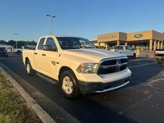 Ram 1500 Classic 2019 4x2 Tradesman Cabina Cuádruple 4 puertas, 6.3 pies de cajón, pickup