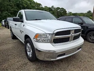 Ram 1500 Classic 2022 4x2 Tradesman 2dr Cabina Regular 8 ft. LB Pickup
