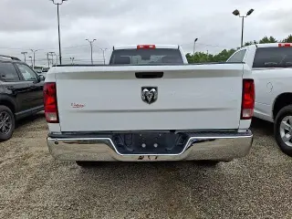 Ram 1500 Classic 2022 4x2 Tradesman 2dr Cabina Regular 8 ft. LB Pickup