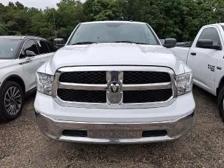 Ram 1500 Clásico 2021 4x2 Tradesman 2dr Cabina Estándar Regular 8 ft. LB Pickup