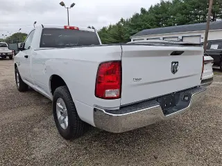 Ram 1500 Clásico 2021 4x2 Tradesman 2dr Cabina Estándar Regular 8 ft. LB Pickup
