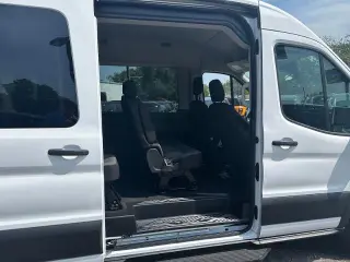Ford Transit 2024 350 XLT 3dr LWB Techo Medio Passenger Van