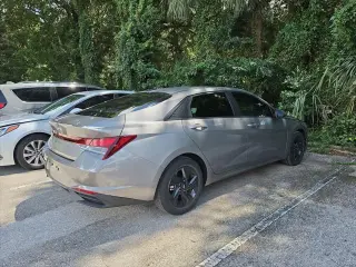 Hyundai ELANTRA 2023 SEL 4p Sedan