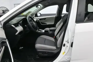 Toyota RAV4 2024 AWD XLE 4p SUV