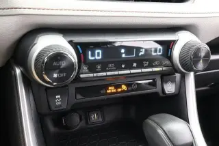 Toyota RAV4 2024 AWD XLE 4p SUV