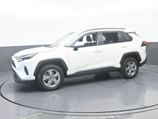 Toyota RAV4 2024 AWD XLE 4p SUV