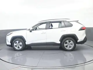 Toyota RAV4 2024 AWD XLE 4p SUV