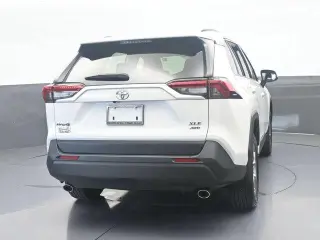 Toyota RAV4 2024 AWD XLE 4p SUV