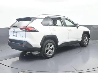 Toyota RAV4 2024 AWD XLE 4p SUV
