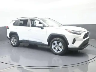 Toyota RAV4 2024 AWD XLE 4p SUV