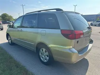 Toyota Sienna 2004 XLE 7 pasajeros minivan de 4 puertas