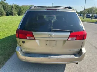 Toyota Sienna 2004 XLE 7 pasajeros minivan de 4 puertas