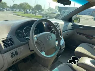 Toyota Sienna 2004 XLE 7 pasajeros minivan de 4 puertas