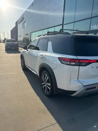 Nissan Pathfinder 2023 Platinum SUV 4 puertas