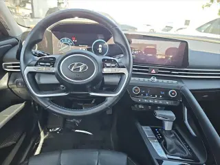 Hyundai ELANTRA 2023 Limited 4p Sedan
