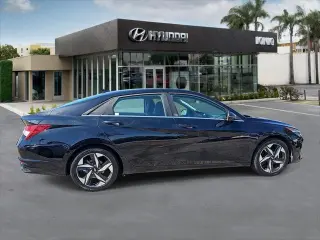 Hyundai ELANTRA 2023 Limited 4p Sedan
