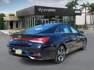 Hyundai ELANTRA 2023 Limited 4p Sedan