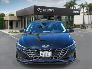 Hyundai ELANTRA 2023 Limited 4p Sedan