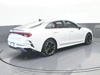 Kia K5 2023 GT-Line sedán de 4 puertas