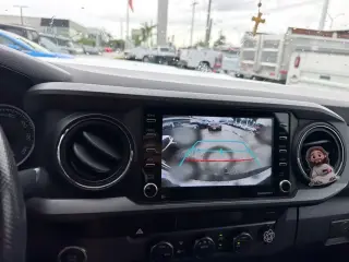 Toyota Tacoma 2021 4x2 TRD Off-Road 4 puertas Doble Cabina caja corta de 5.0 pies