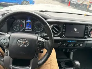 Toyota Tacoma 2021 4x2 TRD Off-Road 4 puertas Doble Cabina caja corta de 5.0 pies