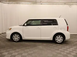 Scion xB 2013 Serie 10 4dr Vagón 4A