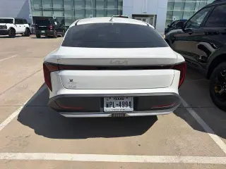 Kia K4 2025 Sedán de 4 puertas LXS