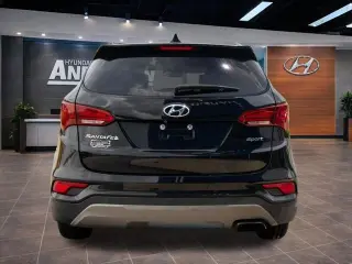 Hyundai SANTA FE Sport 2017 2.4L SUV de 4 puertas