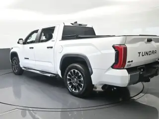 Toyota Tundra 2023 4x4 Limited HV 4dr CrewMax Cab Pickup SB