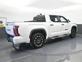 Toyota Tundra 2023 4x4 Limited HV 4dr CrewMax Cab Pickup SB