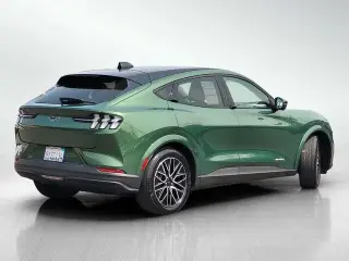 Ford Mustang Mach-E 2026 AWD Premium SUV de 4 puertas