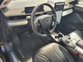 Ford Mustang Mach-E 2023 Premium SUV de 4 puertas
