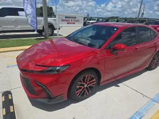 Toyota Camry 2026 SE Sedán de 4 puertas