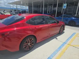 Toyota Camry 2026 SE Sedán de 4 puertas