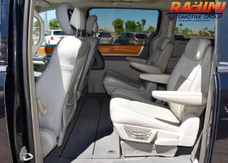 2010 Chrysler Town and Country