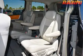 2010 Chrysler Town and Country
